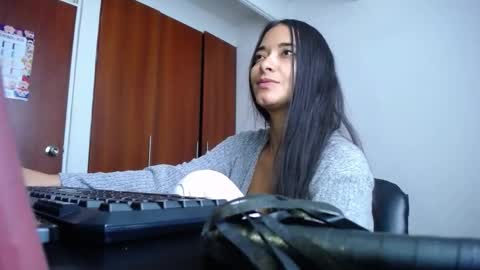 Ilauren online show from 19, 2, 2026