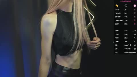 Snapshot of wild_chery chatting on 5, 11, 2025 wild_chery online show from 5, 11, 2025