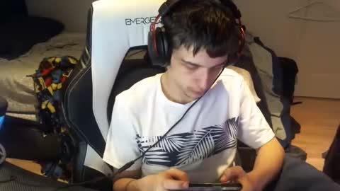 Snapshot of willfro_ chatting on 16, 10, 2025 willfro_ online show from 16, 10, 2025