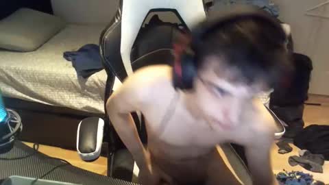 Snapshot of willfro_ chatting on 18, 10, 2025 willfro_ online show from 18, 10, 2025