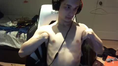 Snapshot of willfro_ chatting on 18, 12, 2025 willfro_ online show from 18, 12, 2025