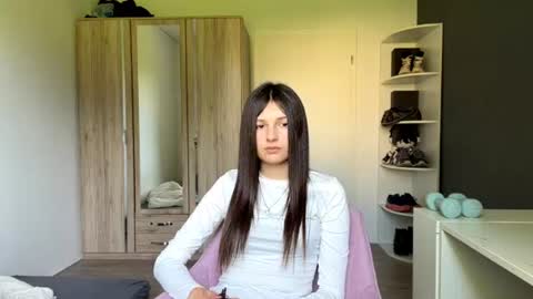 Snapshot of williemaemeachem chatting on 18, 6, 2026 Mari online show from 18, 6, 2026