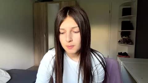 Snapshot of williemaemeachem chatting on 23, 6, 2026 Mari online show from 23, 6, 2026