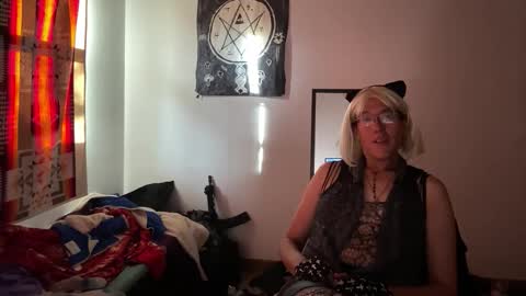 Snapshot of willlohne5 chatting on 19, 10, 2025 Ville Lohner online show from 19, 10, 2025