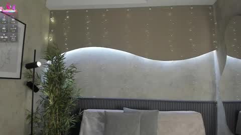 Snapshot of willow_hendrix chatting on 8, 11, 2025 Ms Willow online show from 8, 11, 2025