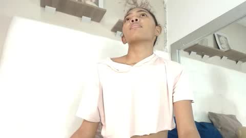 Snapshot of willow_smitt_ chatting on 13, 11, 2025 luna online show from 13, 11, 2025