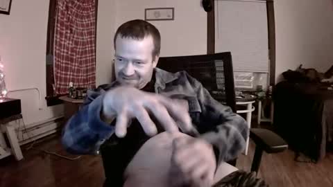 Snapshot of willydogg83 chatting on 2, 12, 2025 willydogg83 online show from 2, 12, 2025