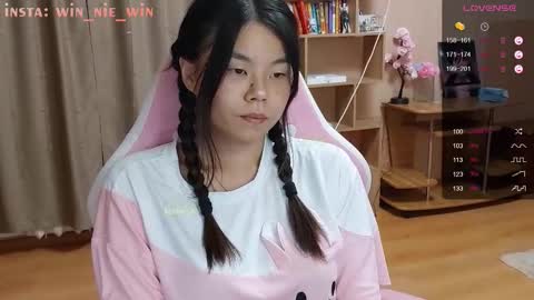 Snapshot of win_nie chatting on 8, 9, 2025 Winnie online show from 8, 9, 2025