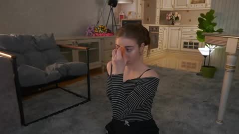 Lillian online show from 17, 4, 2026