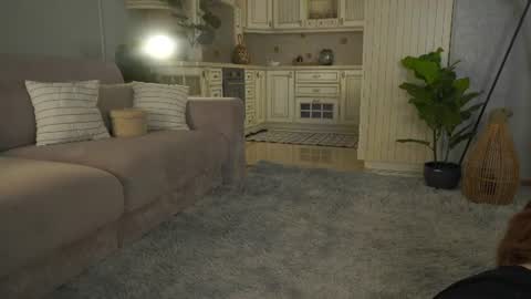 Lillian online show from 19, 6, 2026