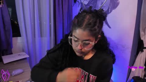     Luna Violeta  A r t i s t  online show from 20, 11, 2025