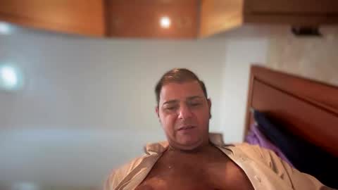 Witebull online show from 9, 2, 2026