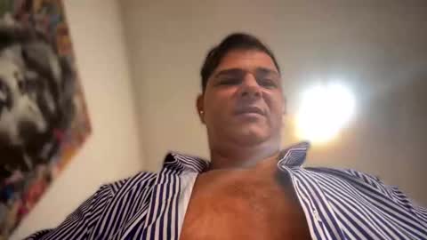 Witebull online show from 8, 4, 2026