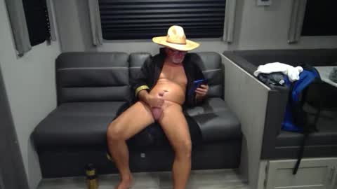 wmnlvrfevr online show from 14, 1, 2026