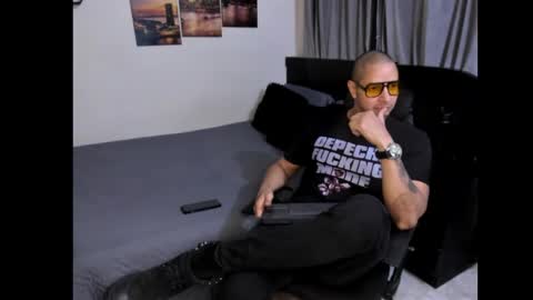 Magnus Dark independent model online show from 5, 6, 2026