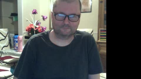 Snapshot of wobble444 chatting on 12, 10, 2025 wobble444 online show from 12, 10, 2025