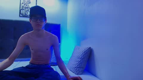  W O L F  online show from 7, 3, 2025