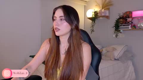 Snapshot of wolfsfoster chatting on 1, 10, 2025 online show from 1, 10, 2025