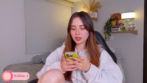 Snapshot of wolfsfoster chatting on 9, 10, 2025 online show from 9, 10, 2025