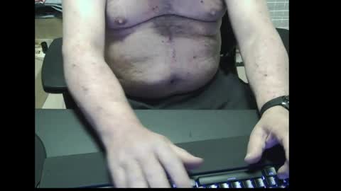 Snapshot of womenizzeer chatting on 18, 4, 2026 Adam online show from 18, 4, 2026