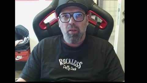 Snapshot of womenizzeer chatting on 27, 4, 2026 Adam online show from 27, 4, 2026