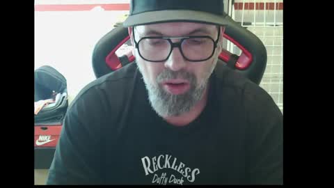 Snapshot of womenizzeer chatting on 2, 5, 2026 Adam online show from 2, 5, 2026