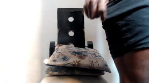 SHENIEL RODRIGUEZ online show from 19, 1, 2025