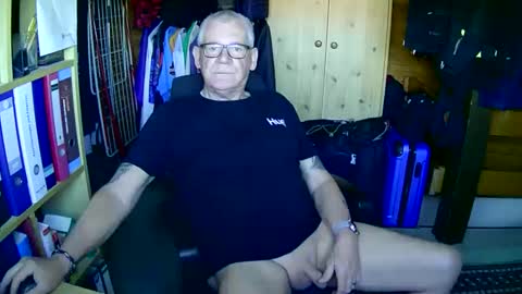 Snapshot of wonneprop10 chatting on 21, 4, 2026 Always Horny online show from 21, 4, 2026