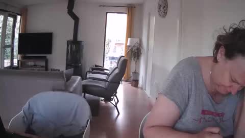 woodwurm and Snoeske online show from 7, 4, 2026