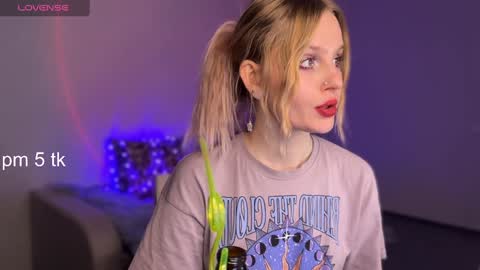 Snapshot of worldofllove chatting on 8, 2, 2025 Arnika and Simon online show from 8, 2, 2025