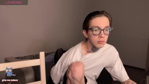 Snapshot of worldofllove chatting on 22, 2, 2025 Arnika and Simon online show from 22, 2, 2025