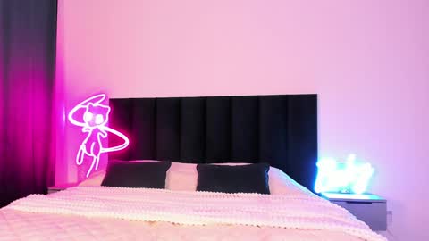 Emi online show from 3, 12, 2024