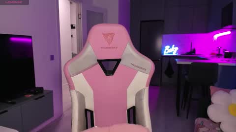 Emi online show from 14, 10, 2025