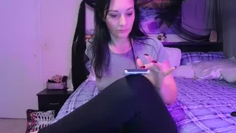 Snapshot of wrenleigh chatting on 21, 5, 2026 Crystal Lake online show from 21, 5, 2026