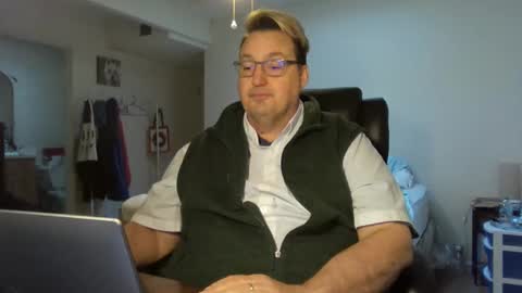 Snapshot of wvalentinox chatting on 3, 12, 2024 WValentinoX online show from 3, 12, 2024