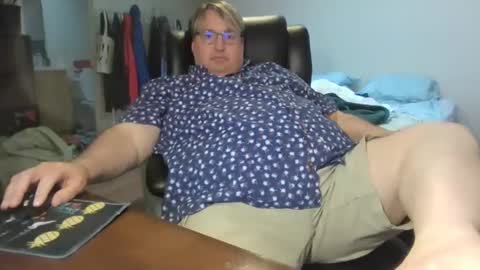 Snapshot of wvalentinox chatting on 8, 12, 2024 WValentinoX online show from 8, 12, 2024