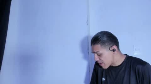 Snapshot of wyatt_smith71 chatting on 28, 4, 2026 wyatt_smith71 online show from 28, 4, 2026