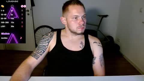 Snapshot of x19marco93x chatting on 18, 12, 2025 x19marco93x online show from 18, 12, 2025