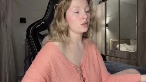 Snapshot of x__ivy_x chatting on 10, 1, 2025 eva online show from 10, 1, 2025