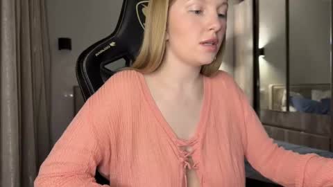 Snapshot of x__ivy_x chatting on 6, 3, 2025 eva online show from 6, 3, 2025