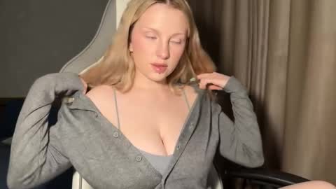 Snapshot of x__ivy_x chatting on 29, 11, 2025 eva online show from 29, 11, 2025