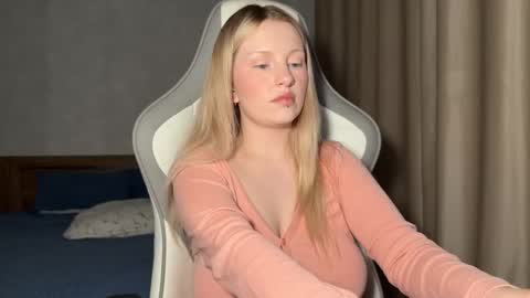 Snapshot of x__ivy_x chatting on 30, 11, 2025 eva online show from 30, 11, 2025