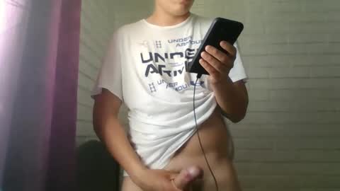 Snapshot of x_andrescam chatting on 17, 11, 2025 x_andrescam online show from 17, 11, 2025