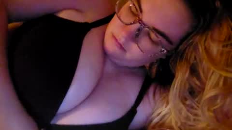 Snapshot of x_dreamgirl_x chatting on 2, 7, 2026 Mariah online show from 2, 7, 2026