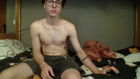 Snapshot of x_files_t chatting on 13, 10, 2025 Philipp and Este online show from 13, 10, 2025