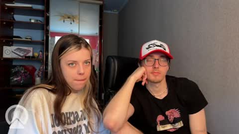Snapshot of x_files_t chatting on 10, 5, 2026 Philipp and Este online show from 10, 5, 2026