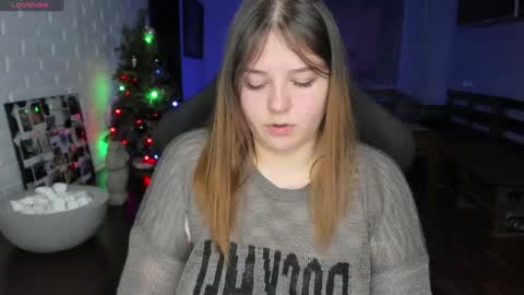 Snapshot of x_nirvana_x chatting on 24, 12, 2024 LOVE NERDS ONLY online show from 24, 12, 2024