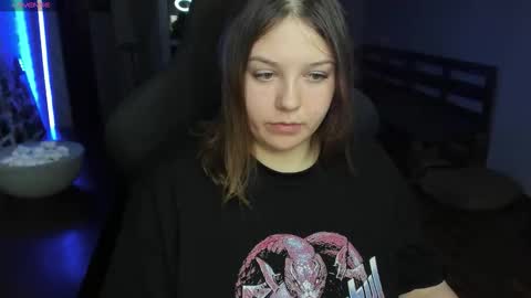 Snapshot of x_nirvana_x chatting on 21, 11, 2025 LOVE NERDS ONLY online show from 21, 11, 2025