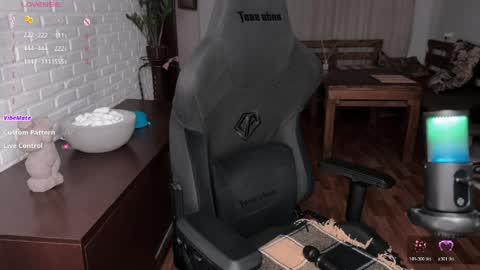 LOVE NERDS ONLY online show from 10, 4, 2026