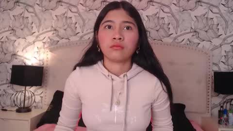 Snapshot of xaander_ chatting on 3, 11, 2025 aurora online show from 3, 11, 2025